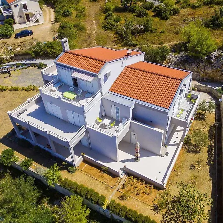 Apartament Marija *
