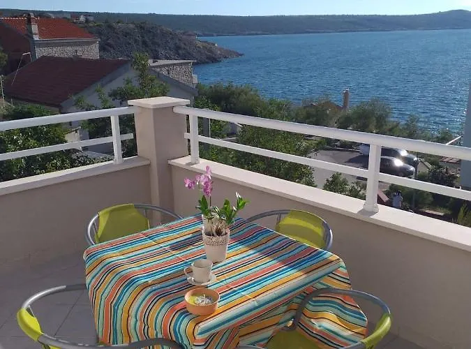 アパート Marija ノビグラード・ダルメーシャ