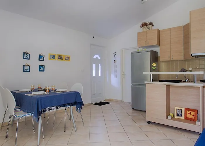 アパート Marija ノビグラード・ダルメーシャ